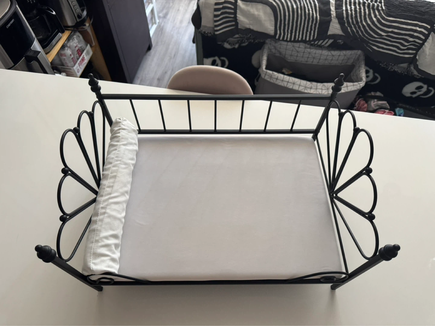 Stylish Metal Frame Pet Bed - photo 2