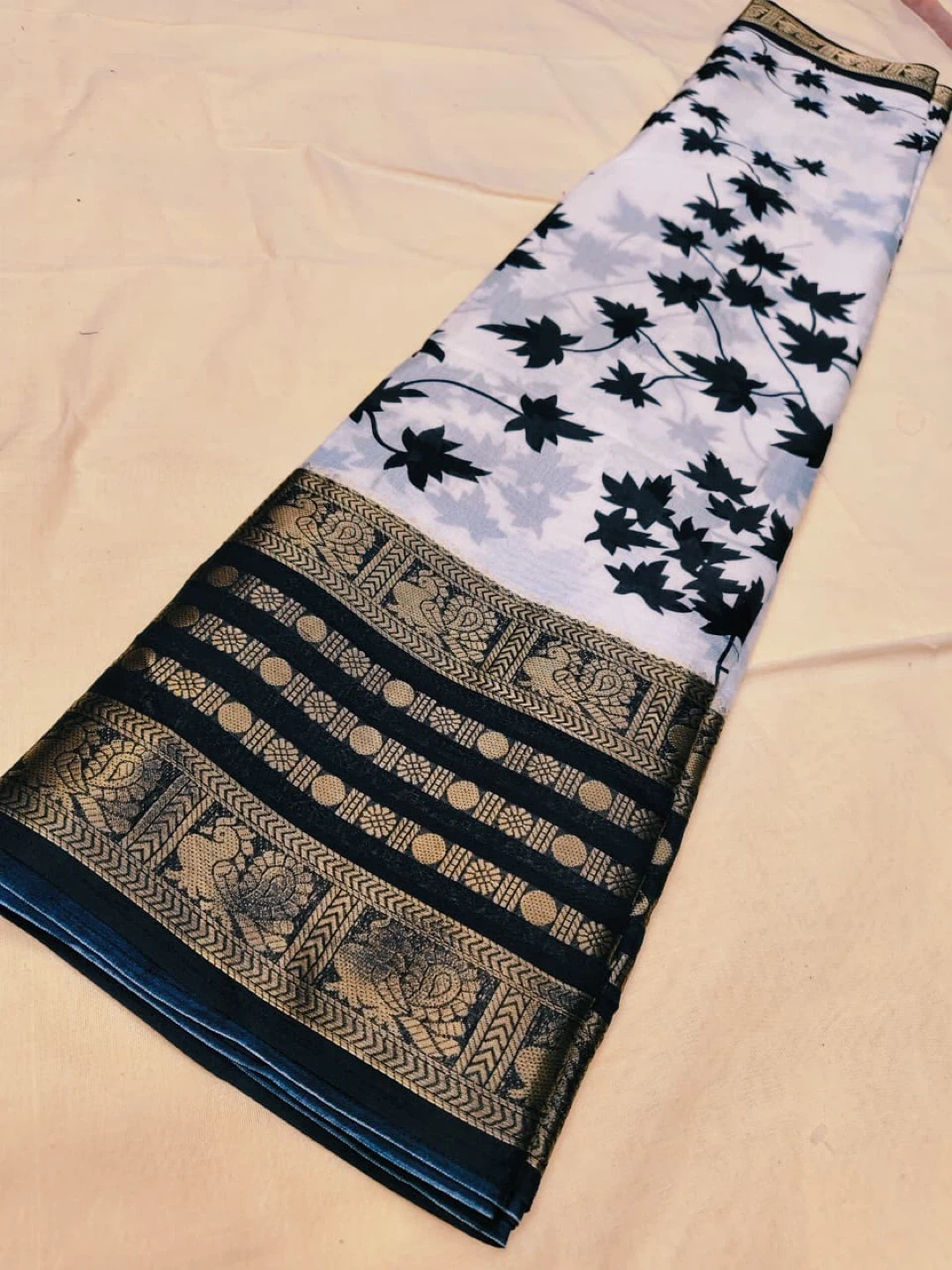 White and Black Saree with Leaf Print - photo 3