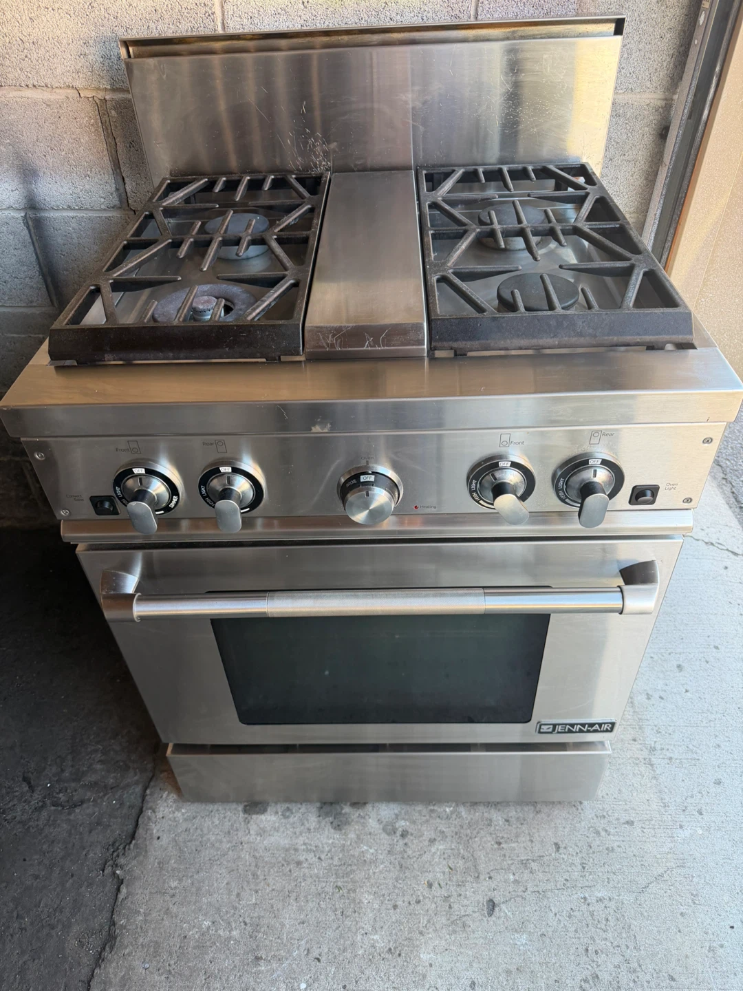 Jenn-Air Gas Range and Oven - photo 3