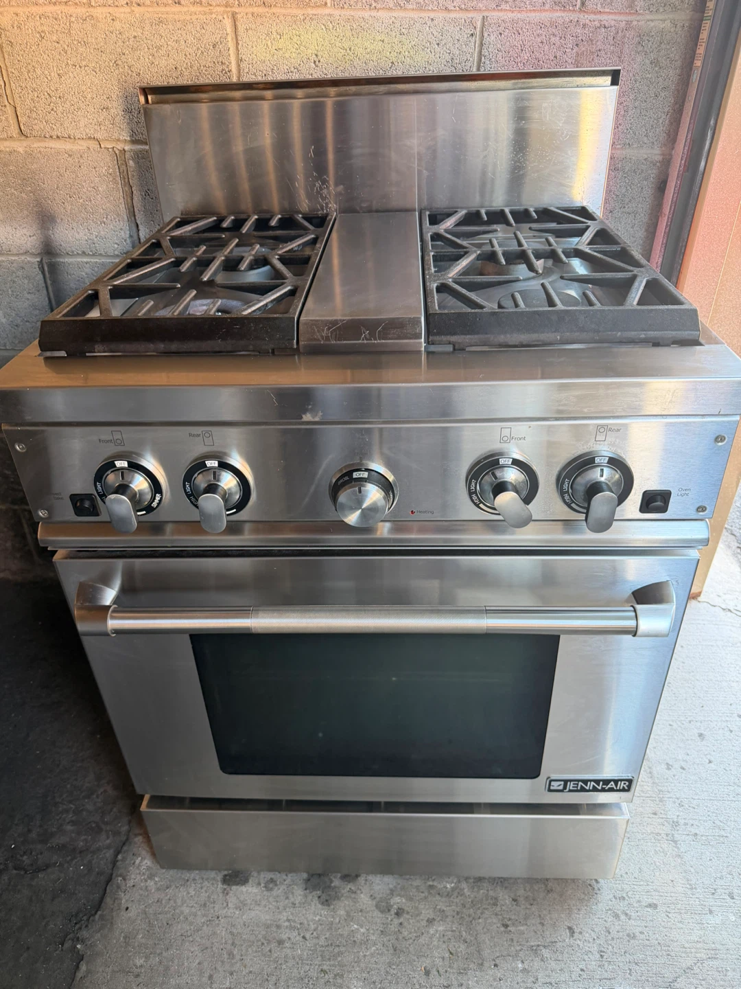 Jenn-Air Gas Range and Oven - photo 2