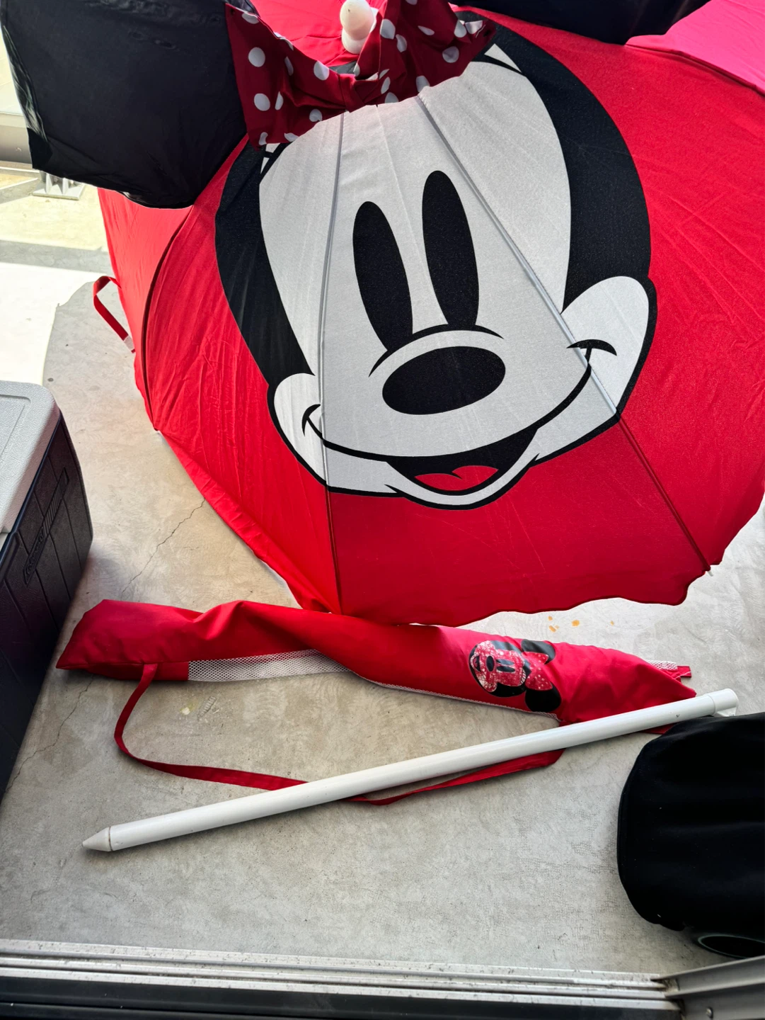 Disney Minnie Mouse Beach Umbrella with Carrying Case - photo 3