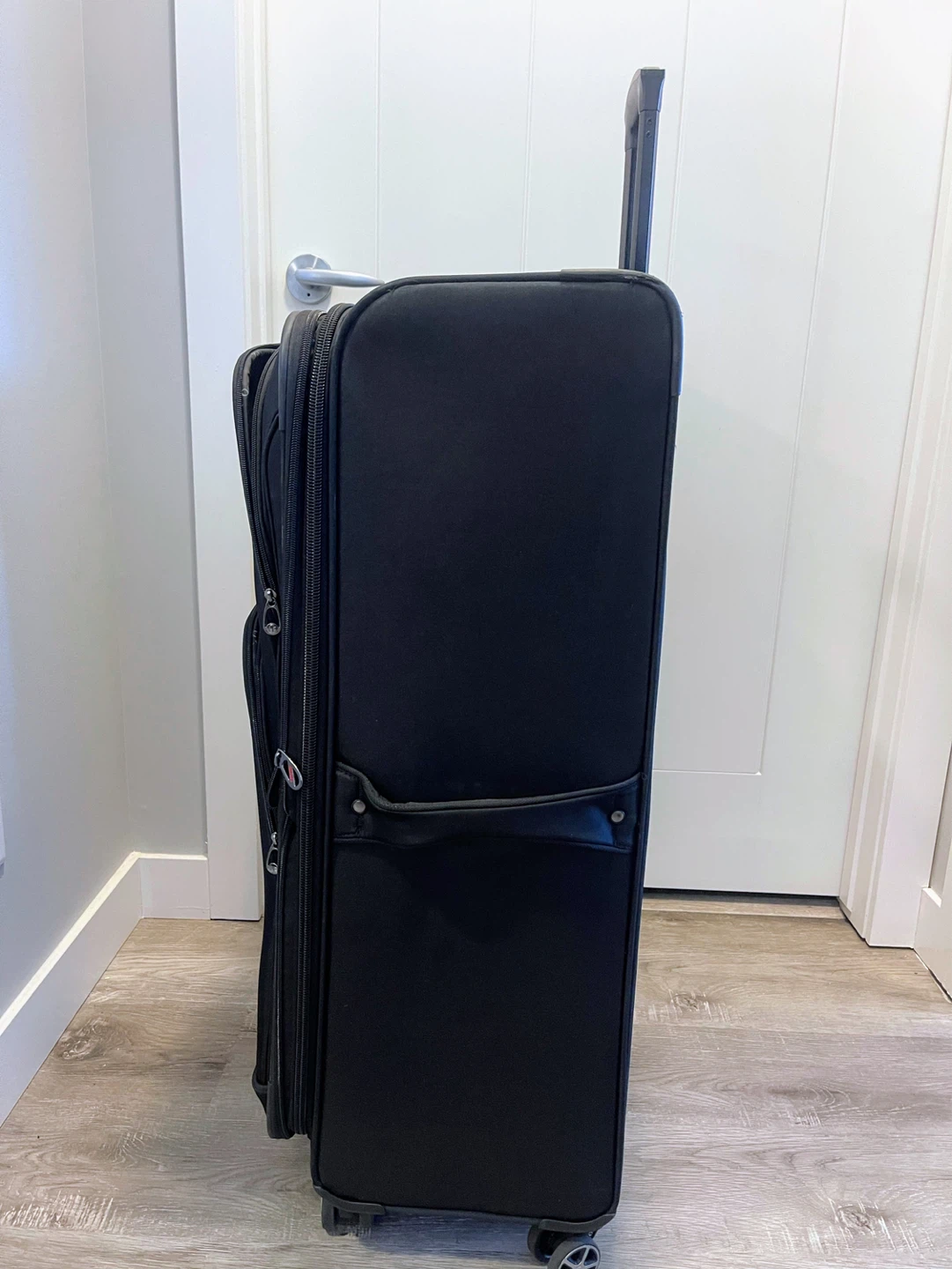 London Fog Black Rolling Suitcase