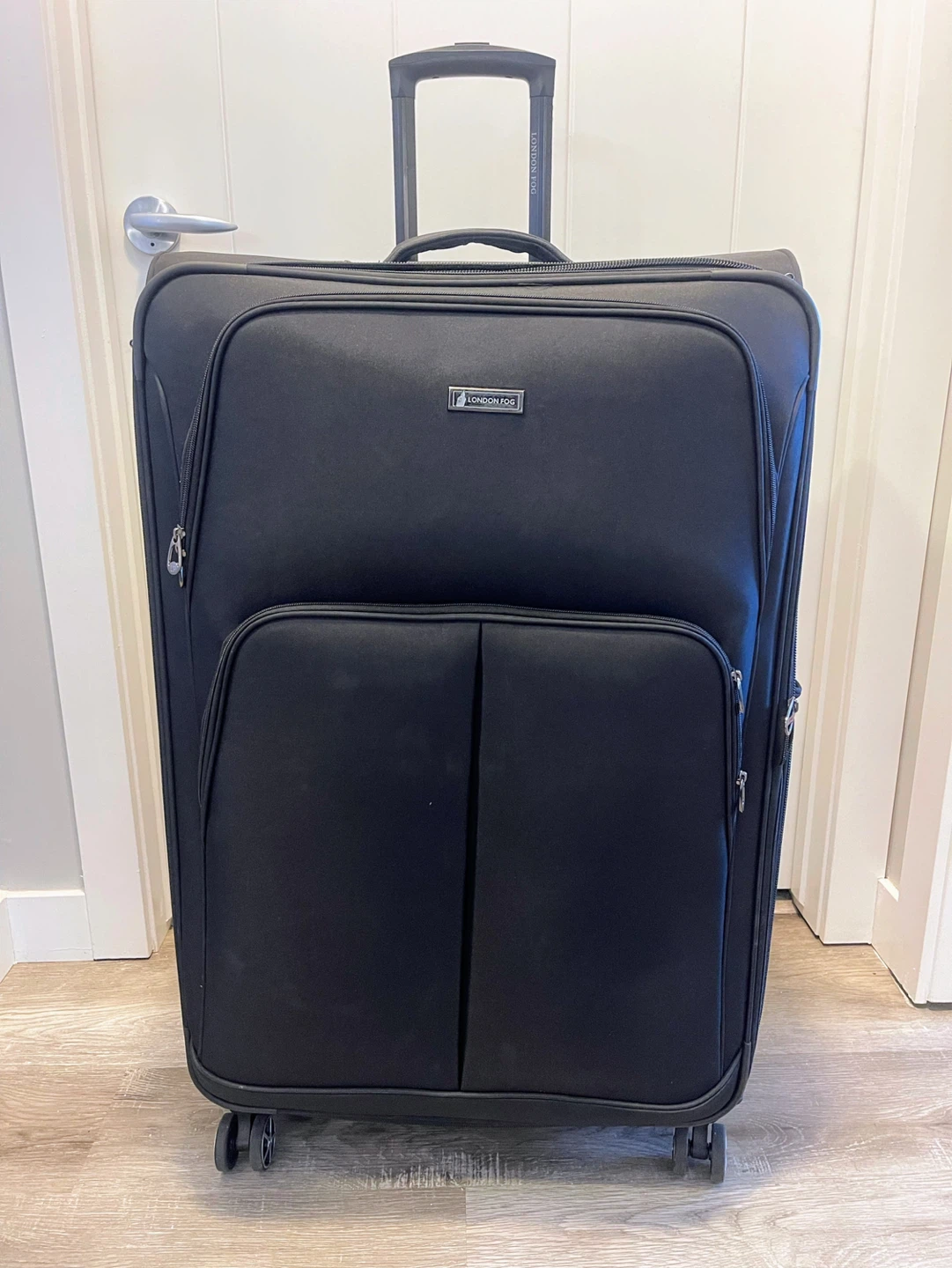 London Fog Black Rolling Suitcase - photo 4