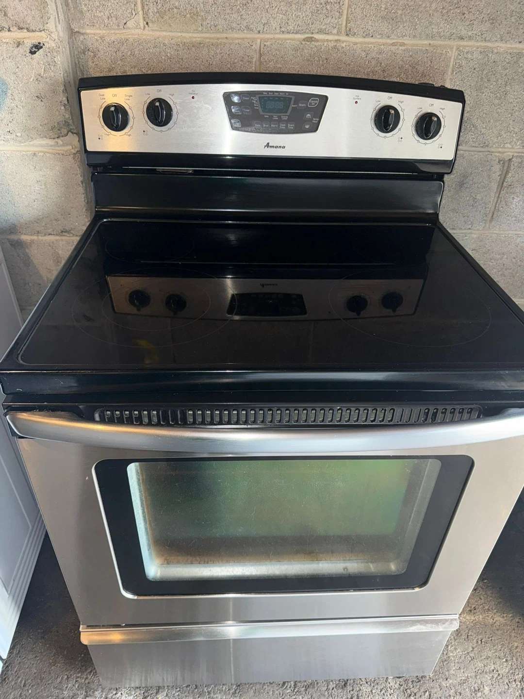 Amana Electric Stove with Glass Top - photo 2