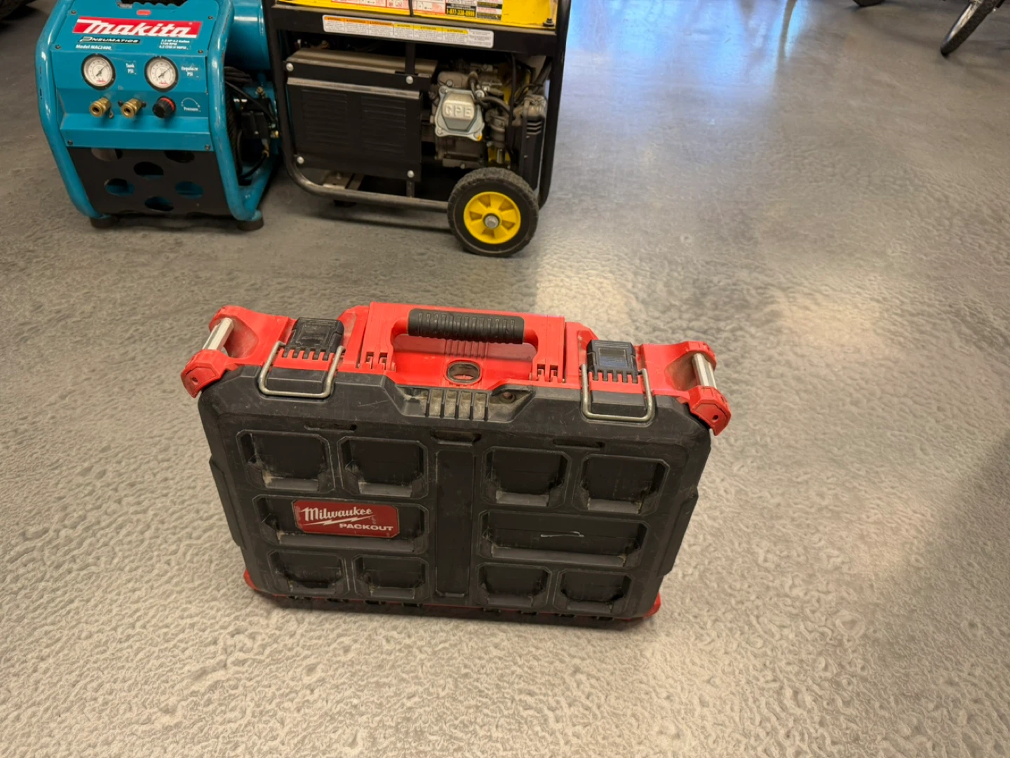 Milwaukee PACKOUT Red and Black Tool Box Case - photo 3