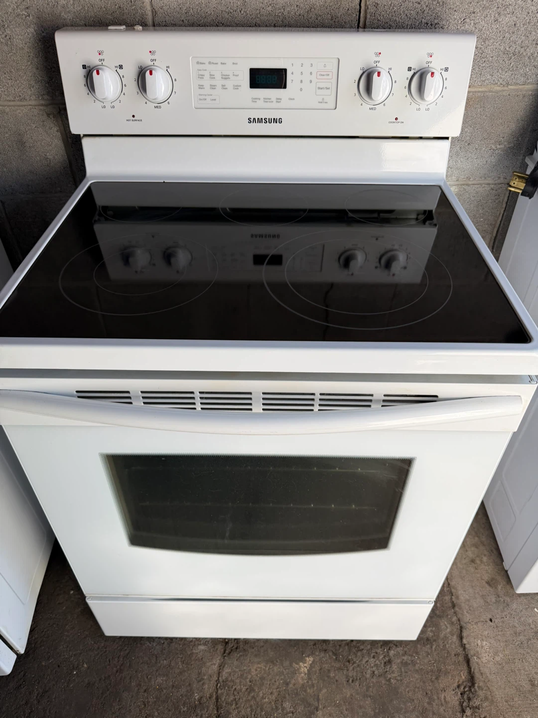 Samsung Electric Range with Smooth Top - photo 3