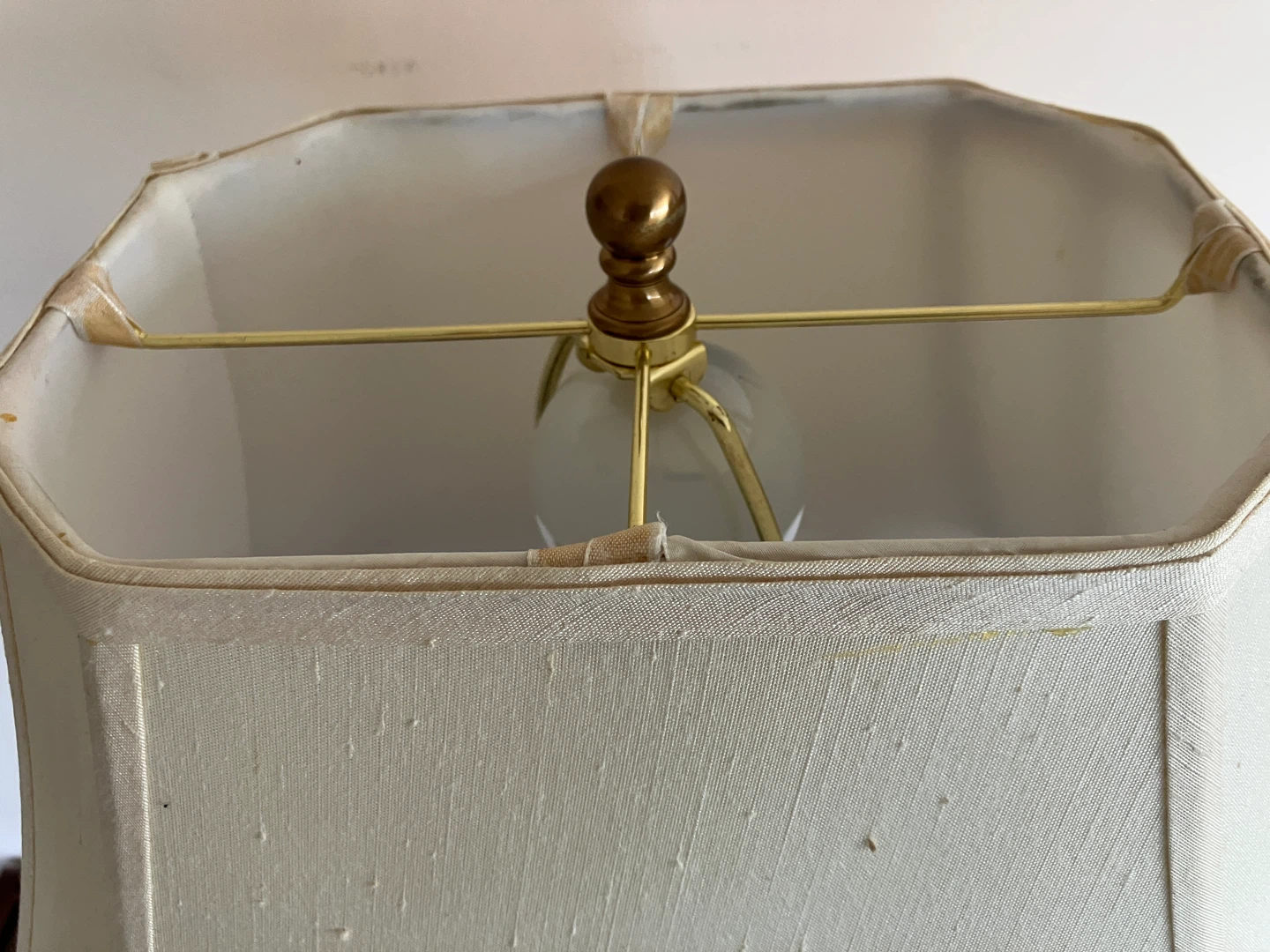 Vintage Brass Table Lamp with Cream Shade - photo 4