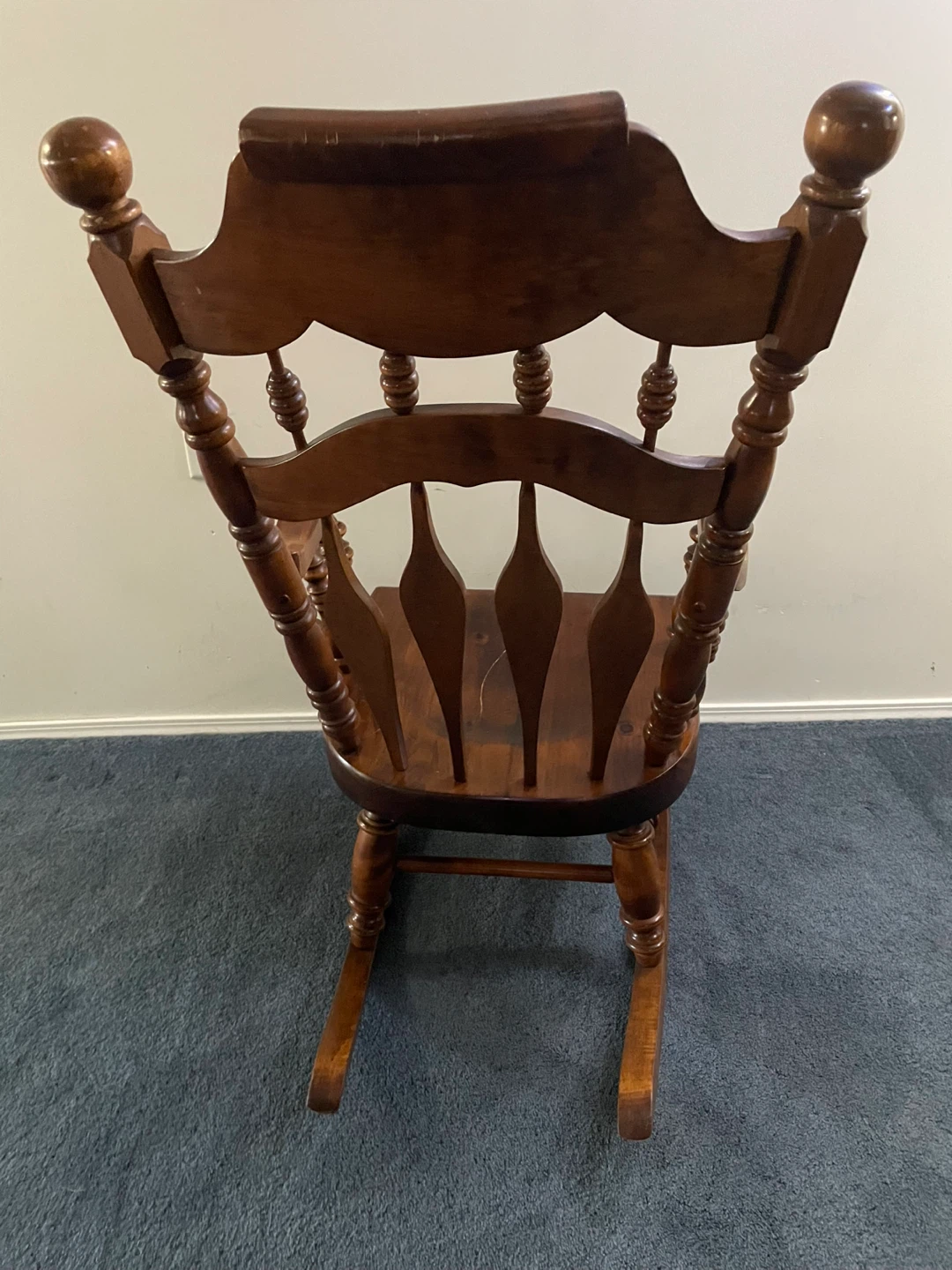 Wooden Rocking Chair - photo 4