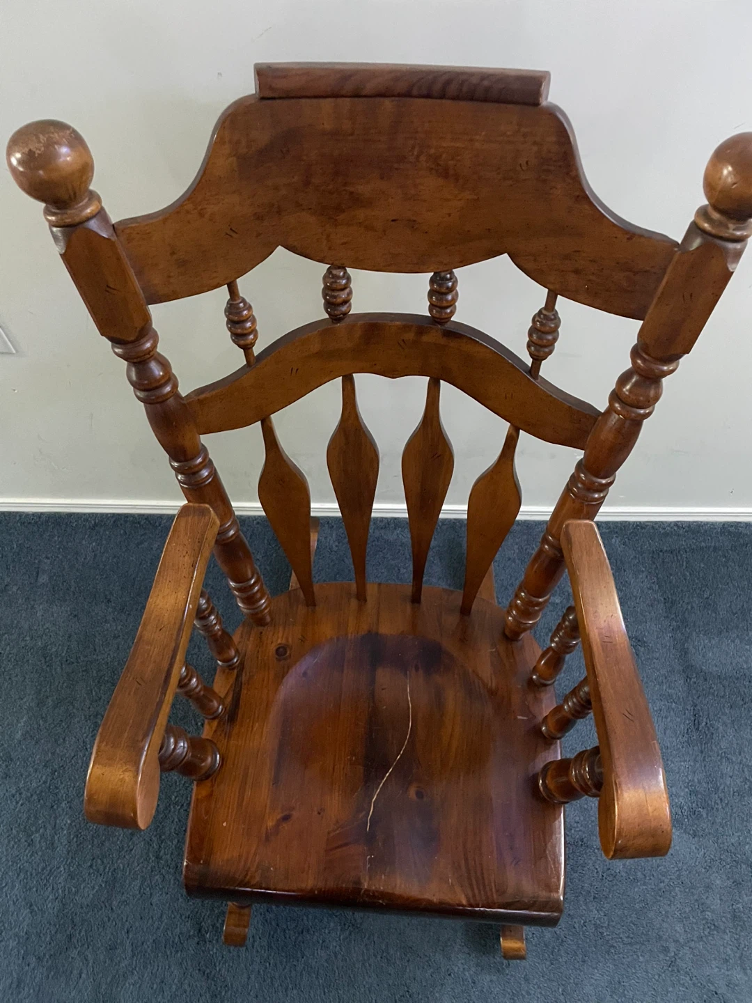 Wooden Rocking Chair - photo 2
