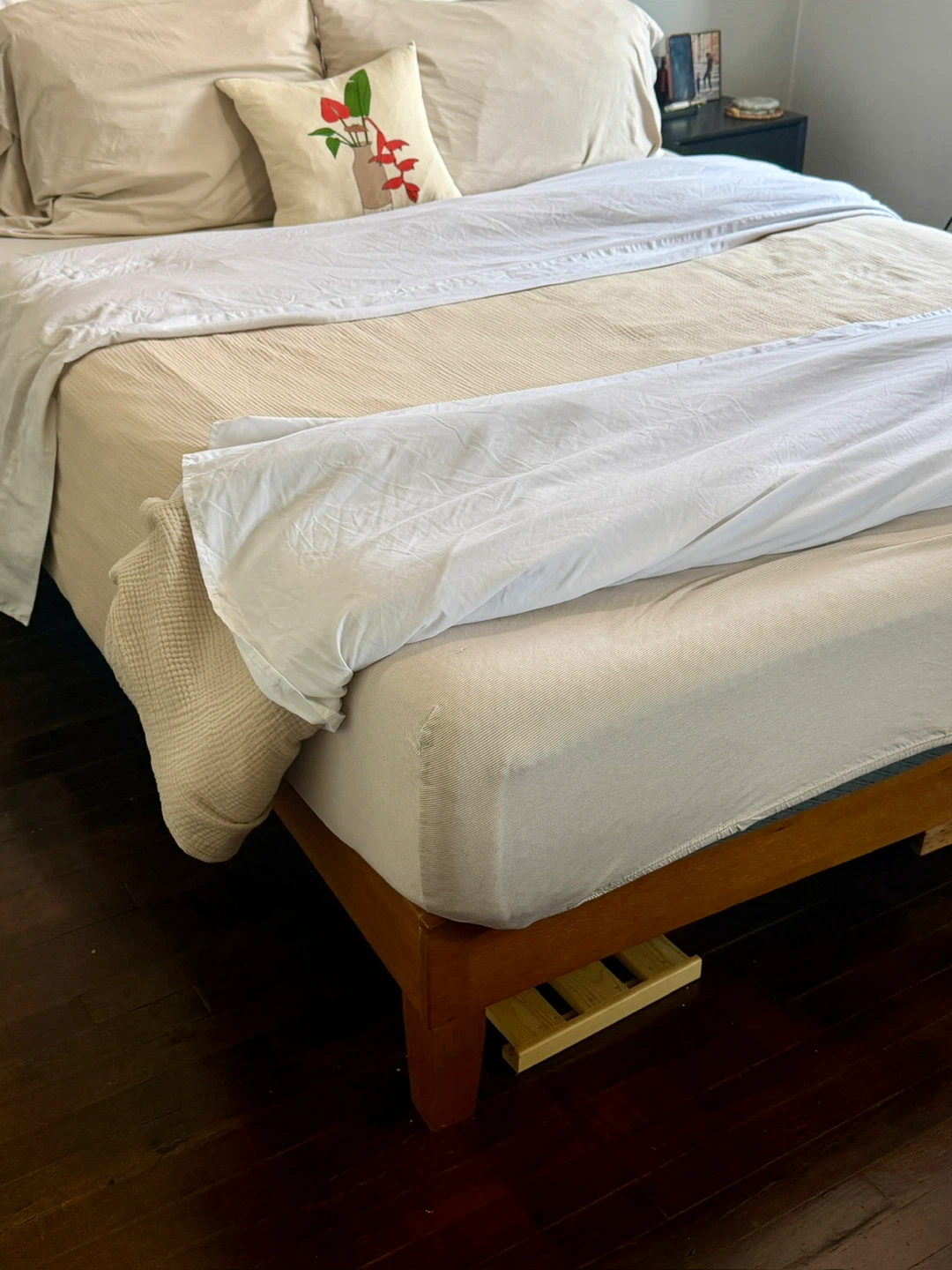 Solid Wood Platform Bed Frame - photo 2