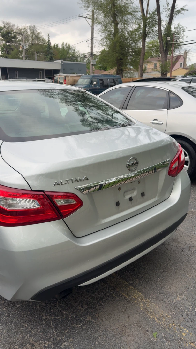 2016 Silver Nissan Altima Sedan - photo 3