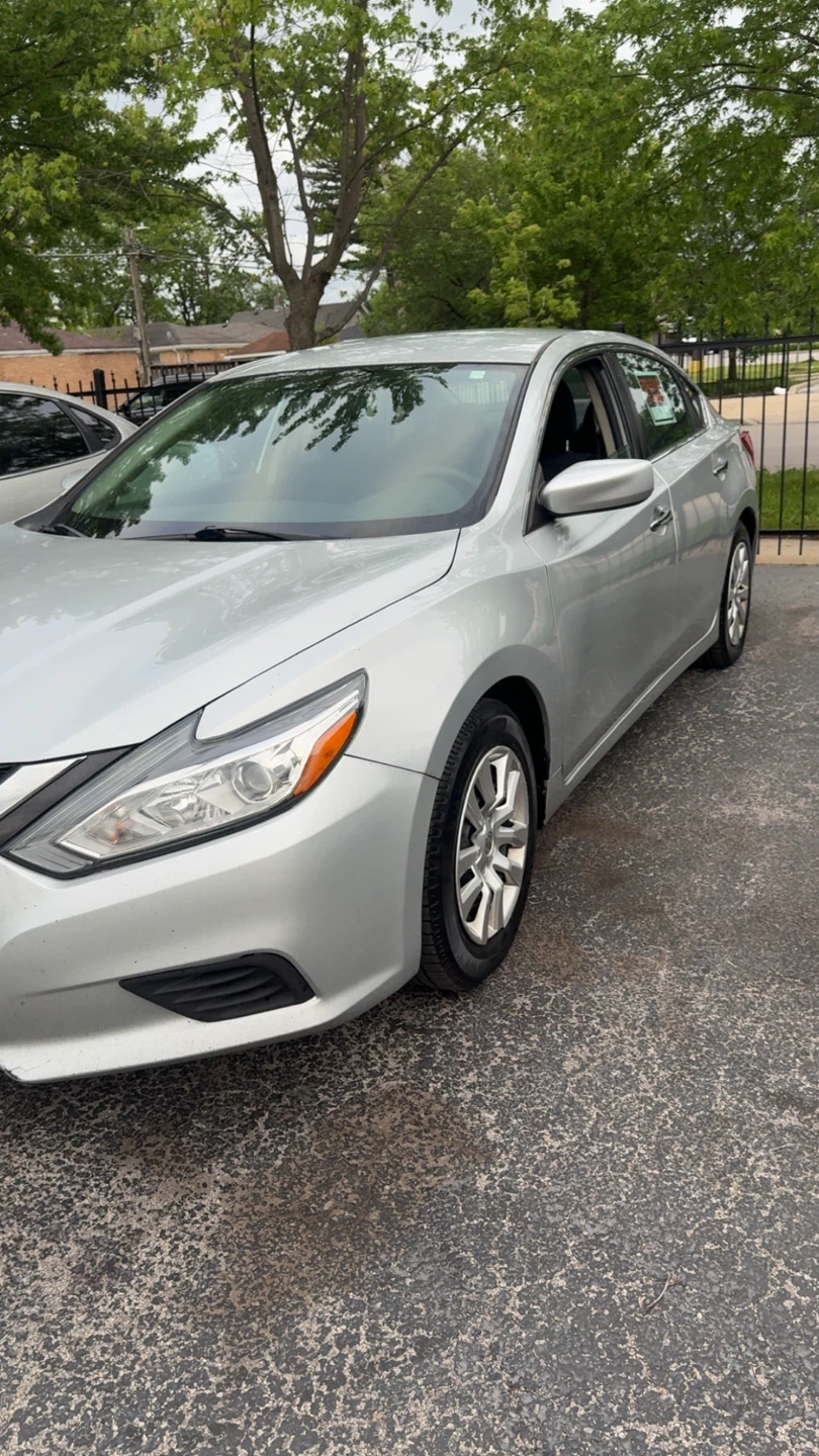 2016 Silver Nissan Altima Sedan - photo 2