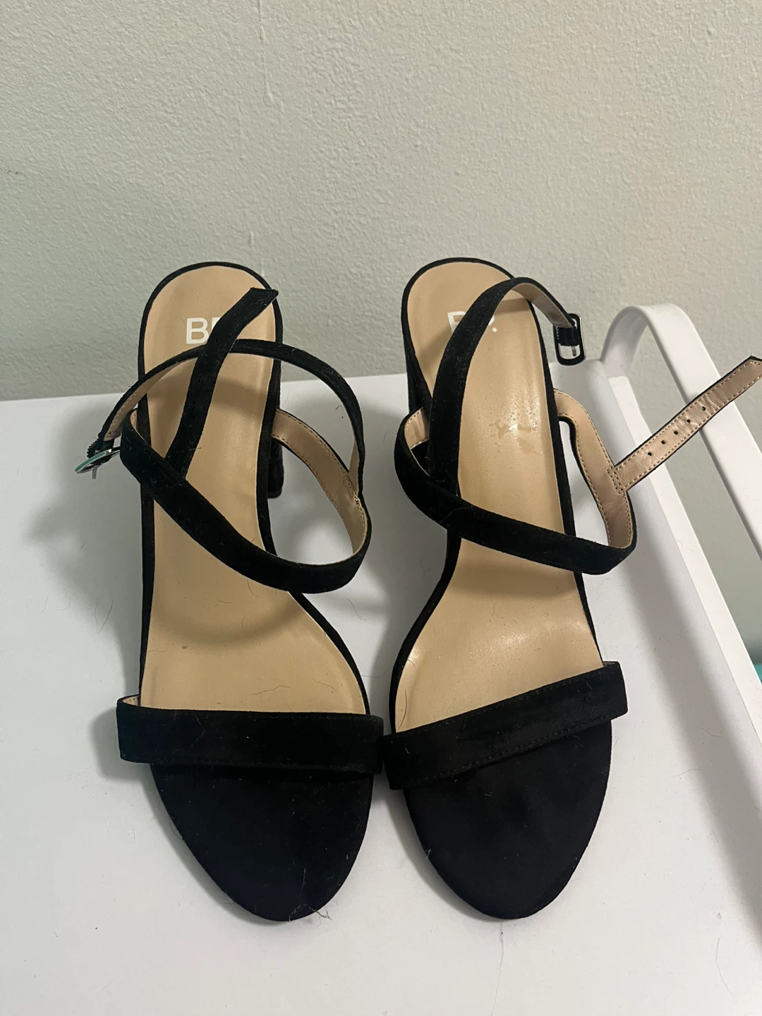 Black Suede Block Heel Sandals - photo 2