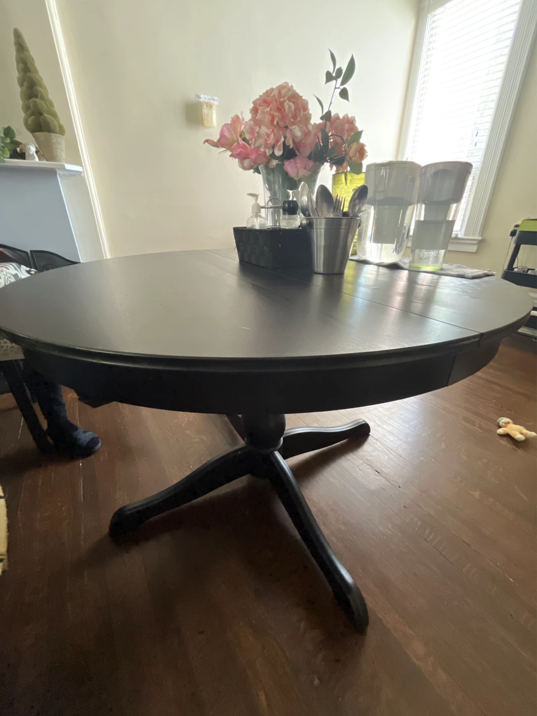 Round Dining Table Extendable