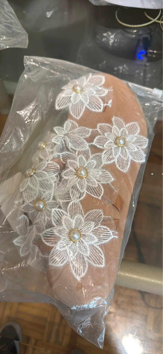 Women's White Floral Flat Sandals