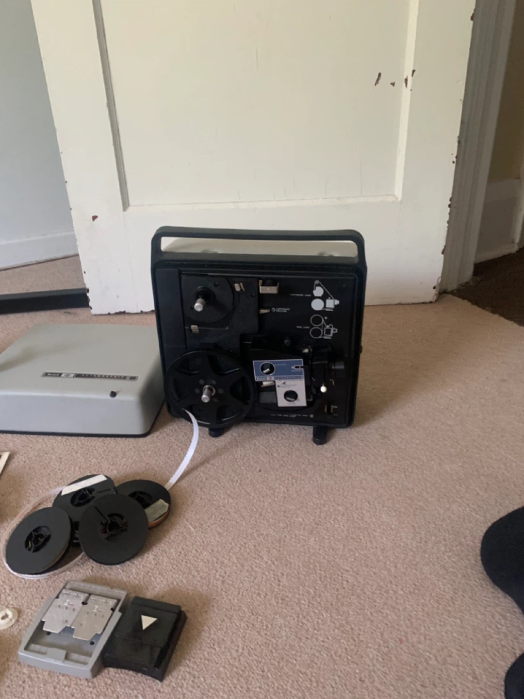 Kodak Ektagraphic 8 Projector and Editor Bundle - photo 2