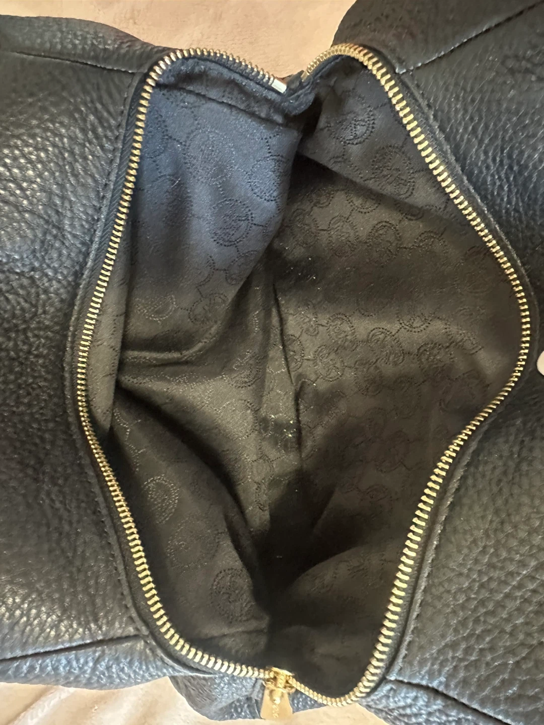 Michael Kors Black Leather Hobo Handbag with Gold Chain - photo 4