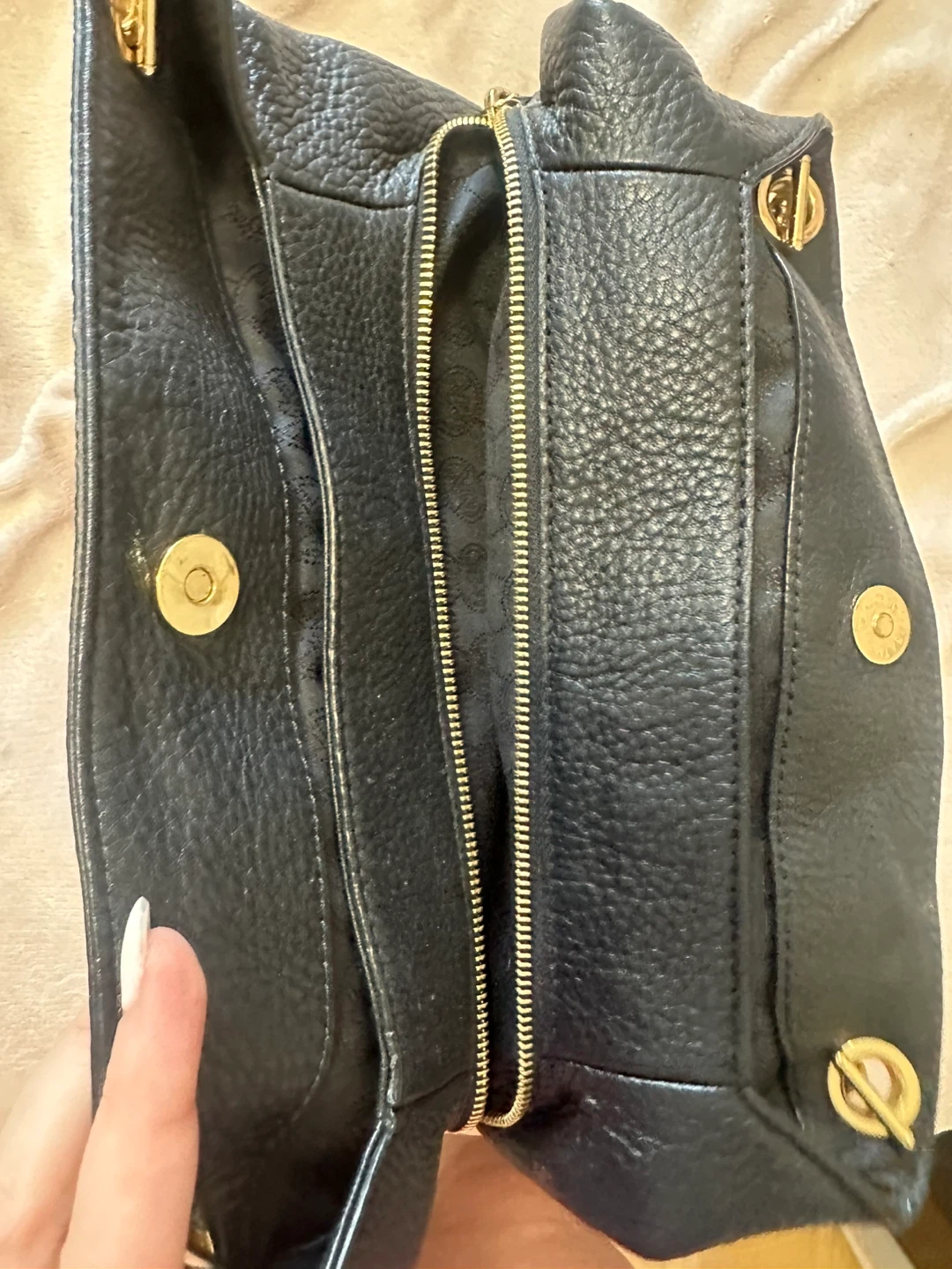 Michael Kors Black Leather Hobo Handbag with Gold Chain - photo 2