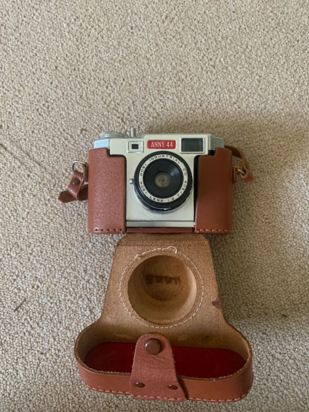 Assorted Vintage Cameras and Flash Unit - photo 2