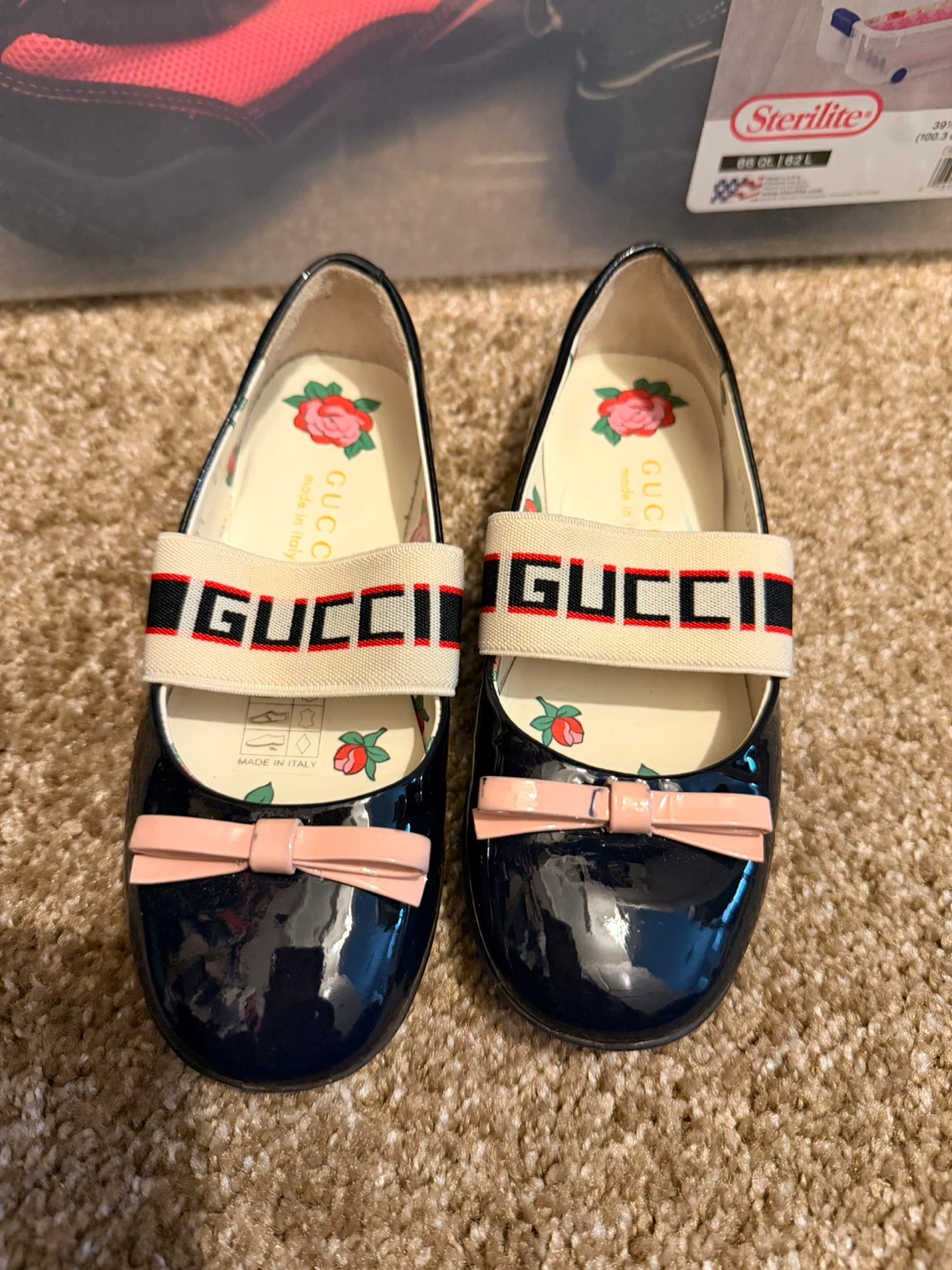 Gucci Navy Patent Leather Ballet Flats - Size 27