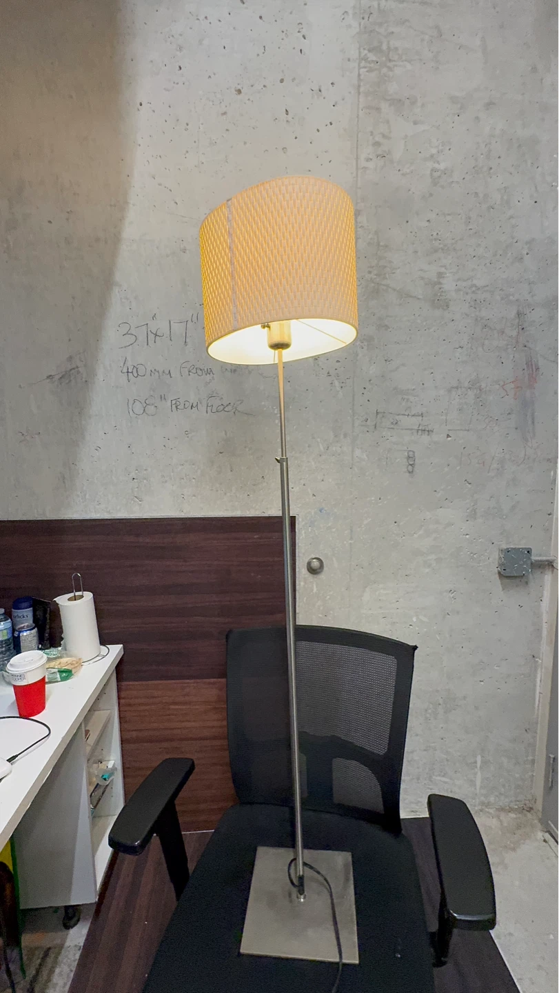 Pink and Brass Table Lamp with Beige Shade - photo 3