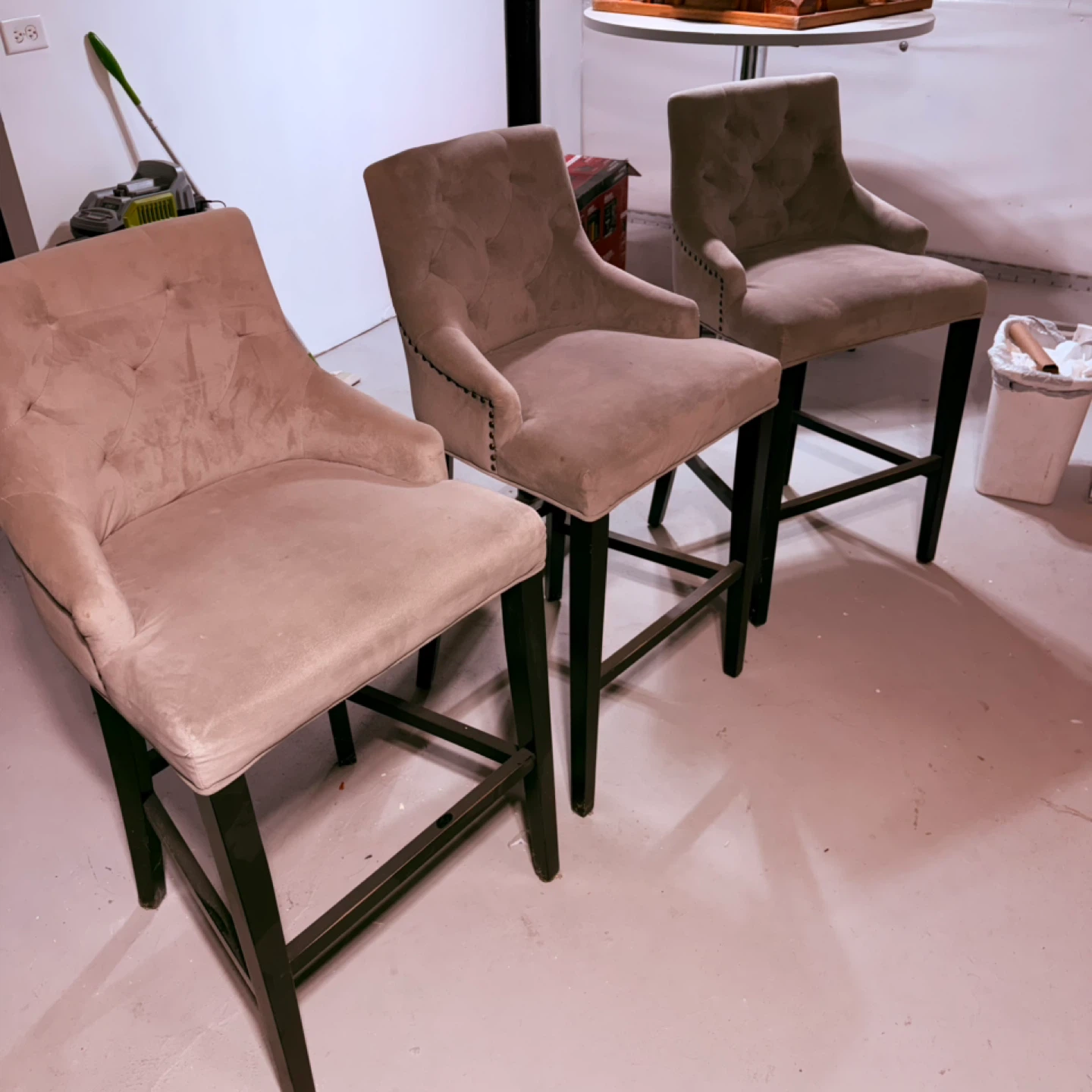 Set of 3 Tufted Upholstered Bar Stools - photo 2