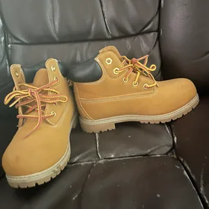 Timberlandish Boots size 1 kids