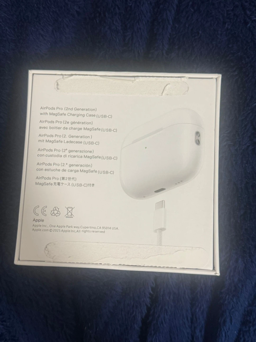 Apple AirPods Pro (2nd Generation) with MagSafe Charging Case - photo 3