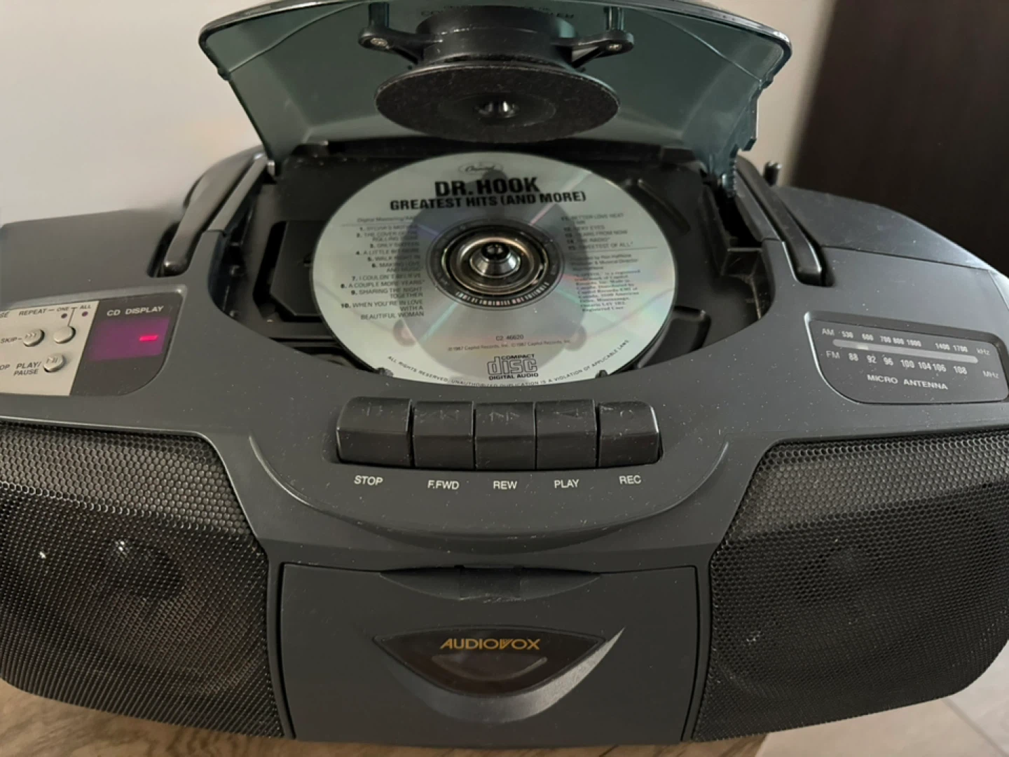 Retro Boombox in Excellent Condition - photo 2