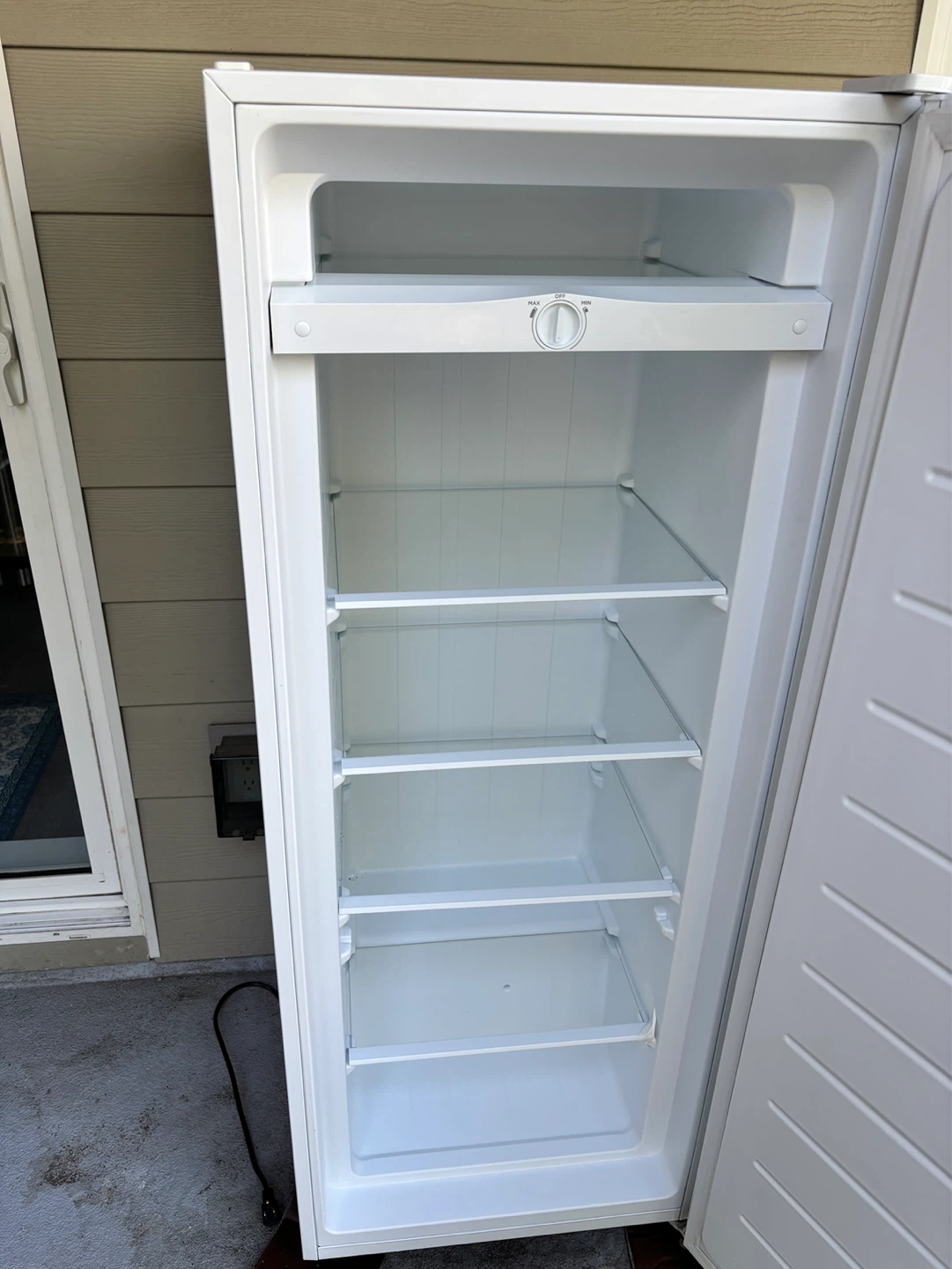 Insignia White Upright Freezer - photo 3