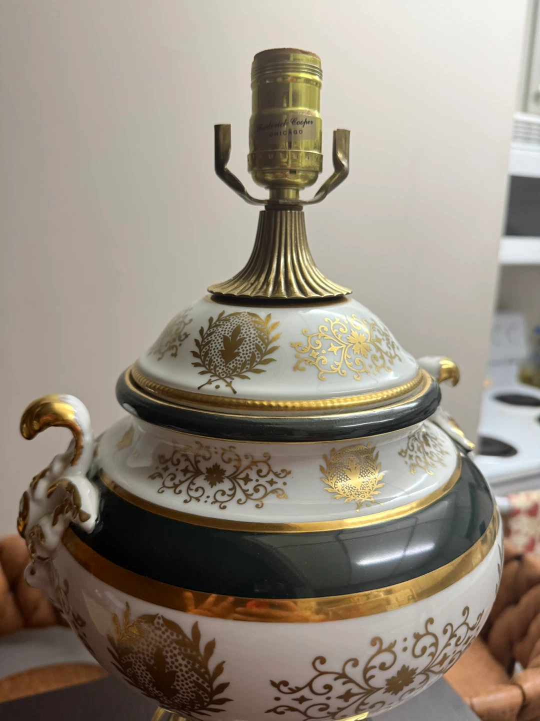 VTG Frederick Cooper Ceramic Table Lamp w/Gold Accents - photo 4