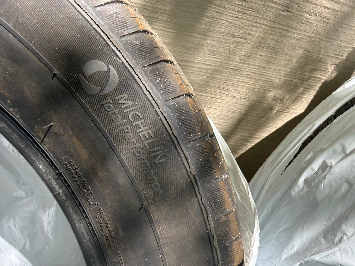 Michelin "Total Performance" 235/60 R19 All season Tire - photo 2