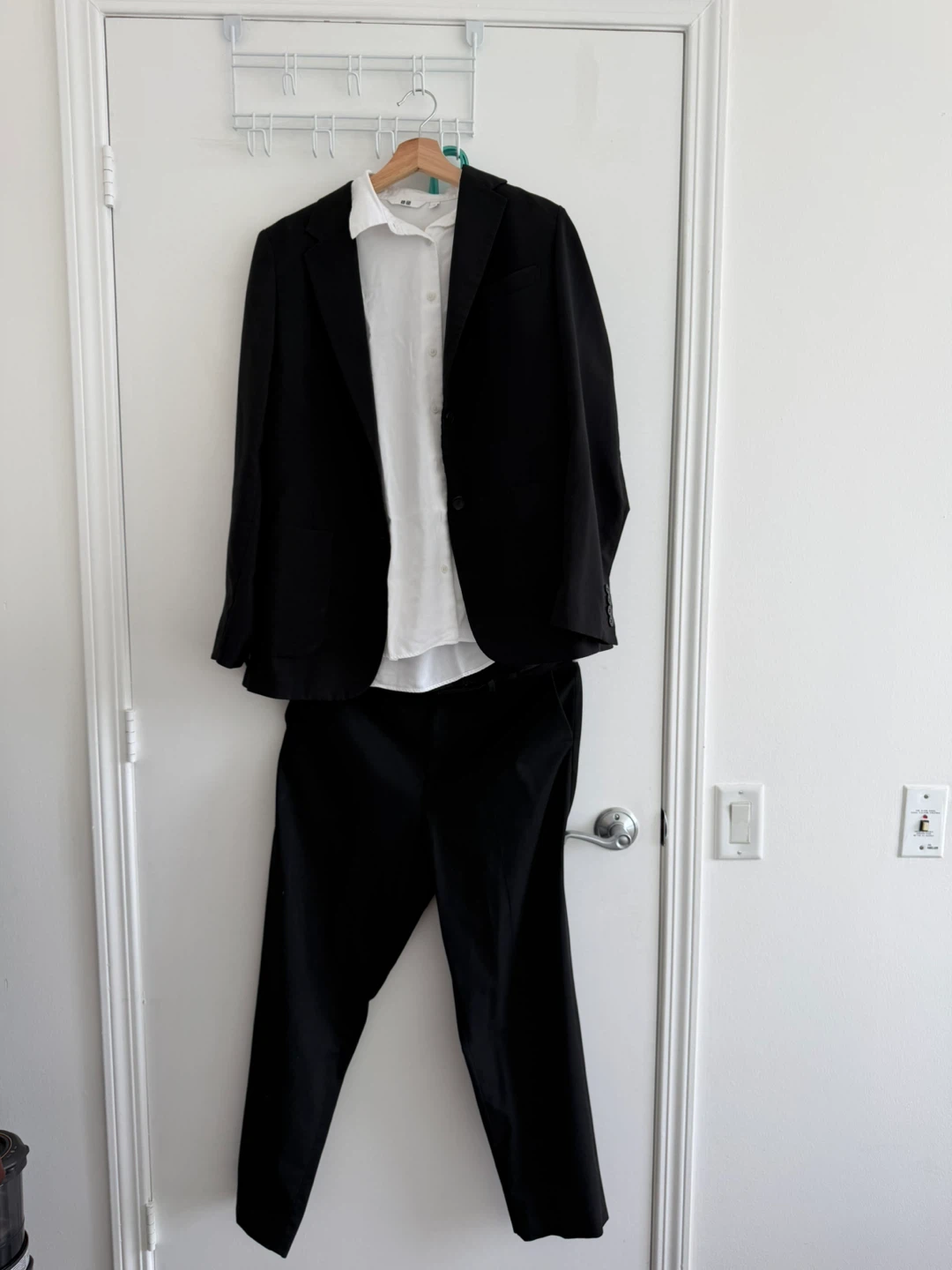 UNIQLO Woman Black Pants (M size) - photo 3