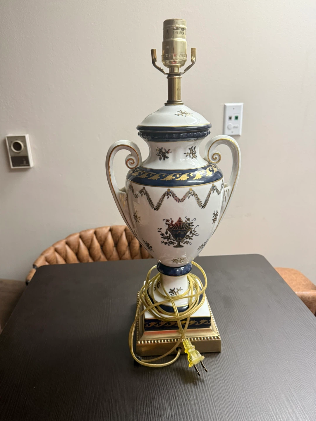 VTG Frederick Cooper Chicago Decorative Urn Table Lamp - photo 2