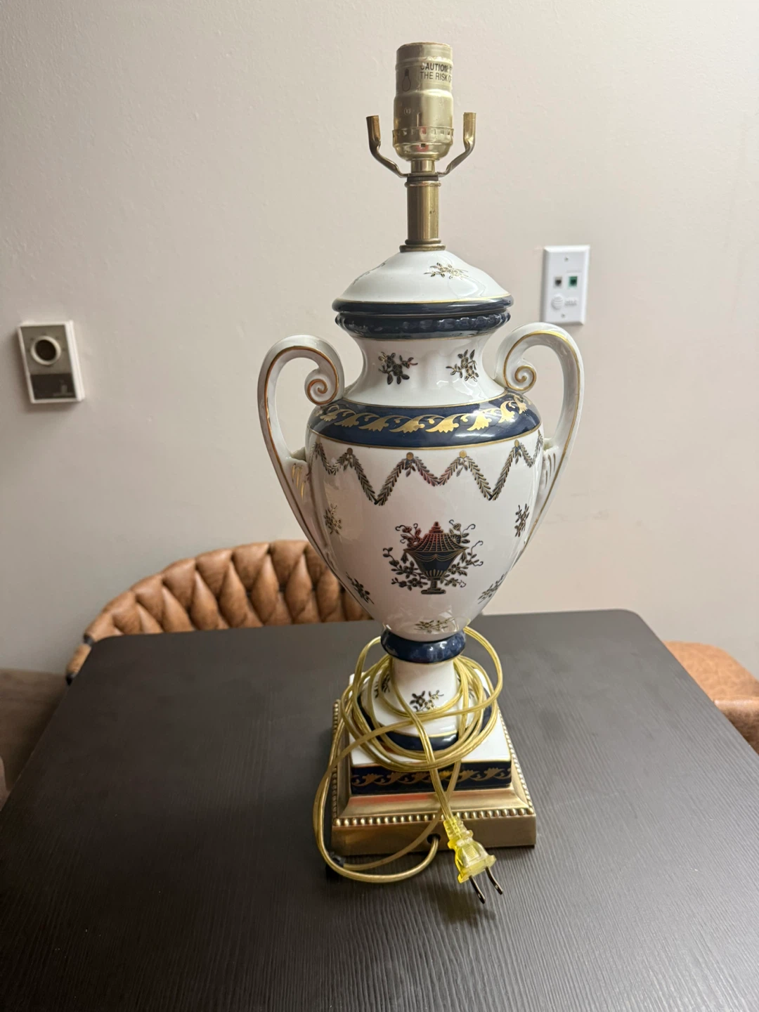 VTG Frederick Cooper Chicago Decorative Urn Table Lamp - photo 3