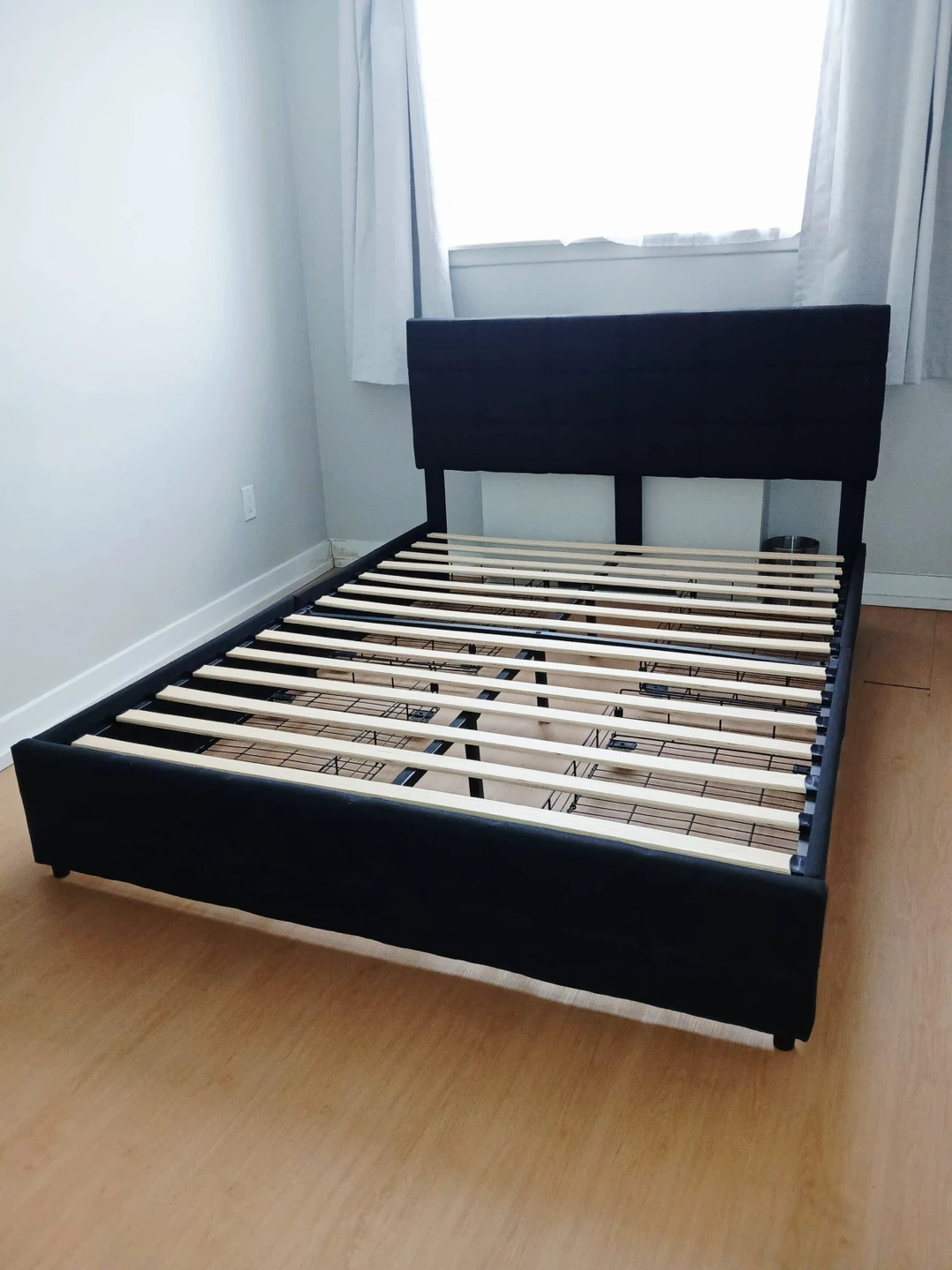 Bed frame - Queen size - photo 4