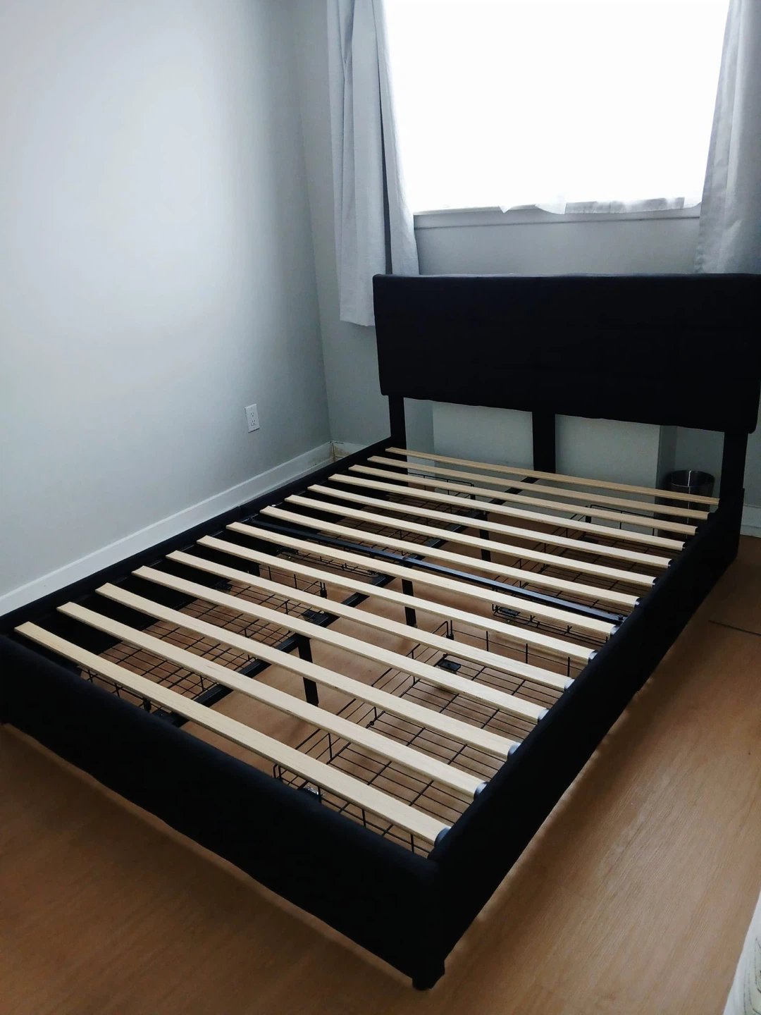 Bed frame - Queen size