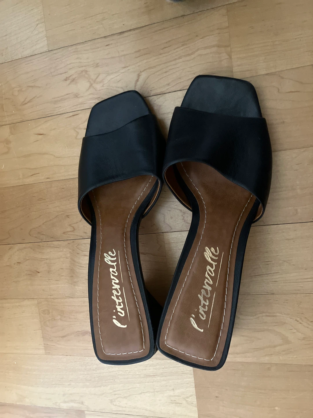 L'Intervalle Black Leather Block Heel Mules - photo 3