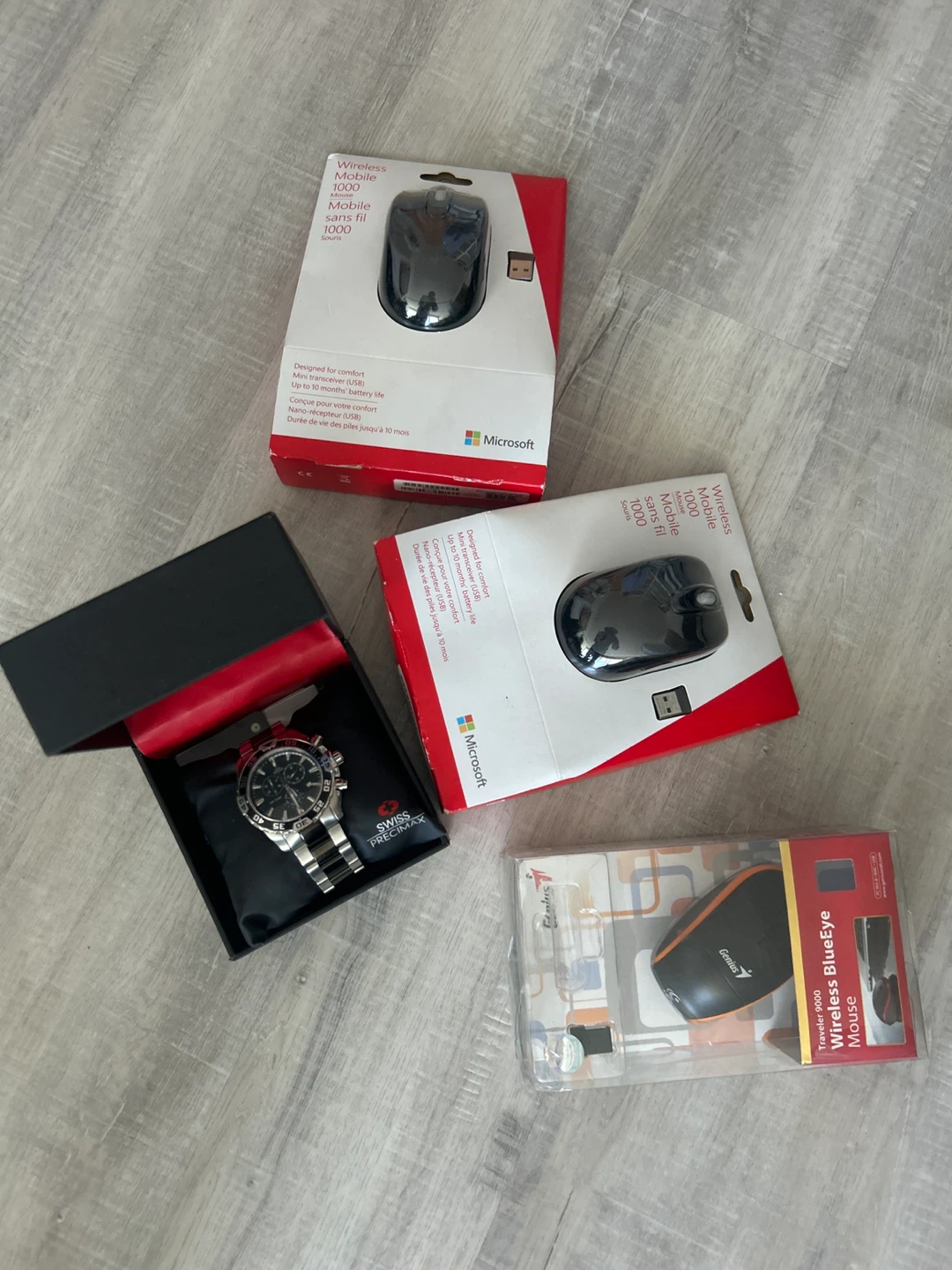 Gadget watch mouses