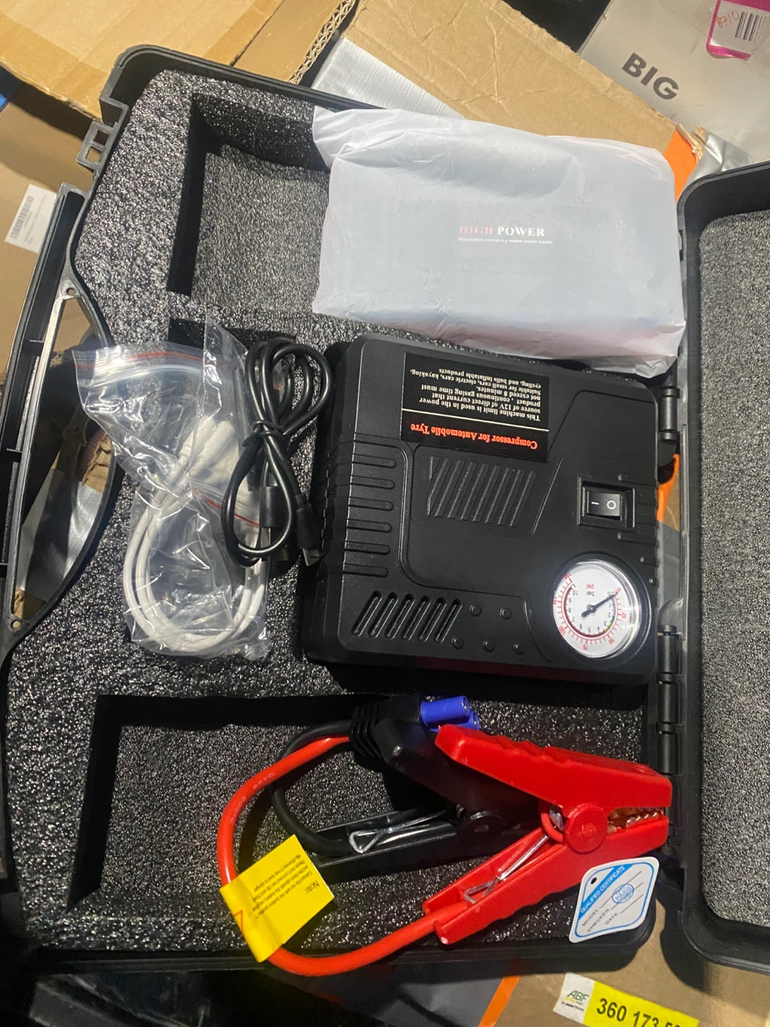 Free delivery Multifunction Jump Starter & tire inflator - photo 2