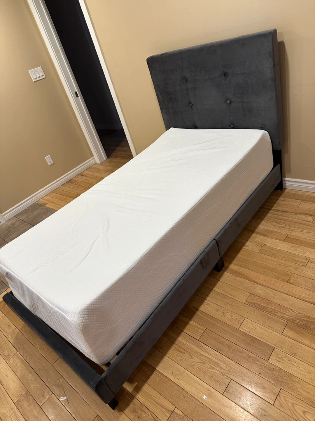 Modway Twin Size Modern Upholstered Bed Set (CAN DELIVER) - photo 4