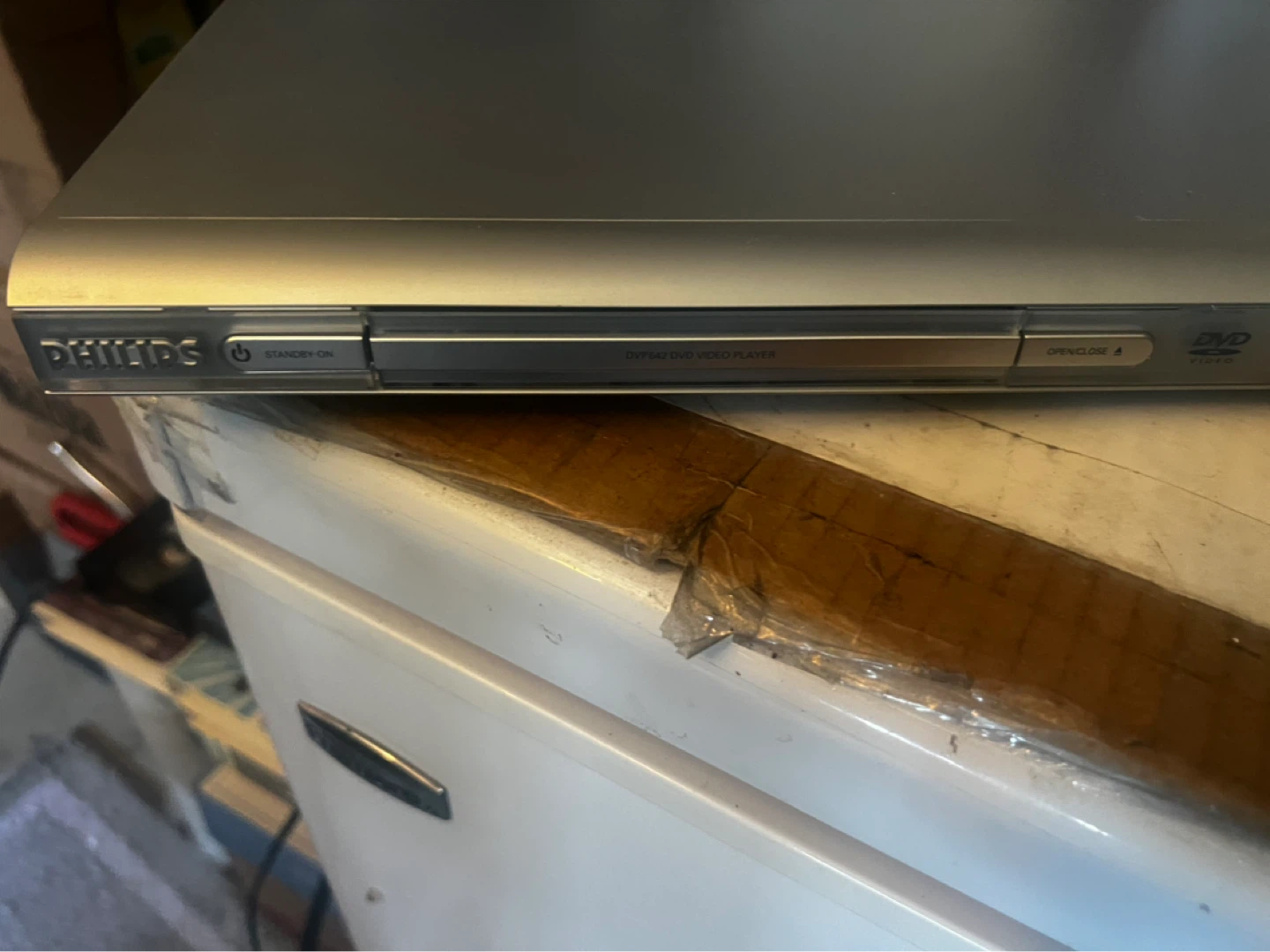Samsung 40" HDTV with Philips DVD Player - photo 4