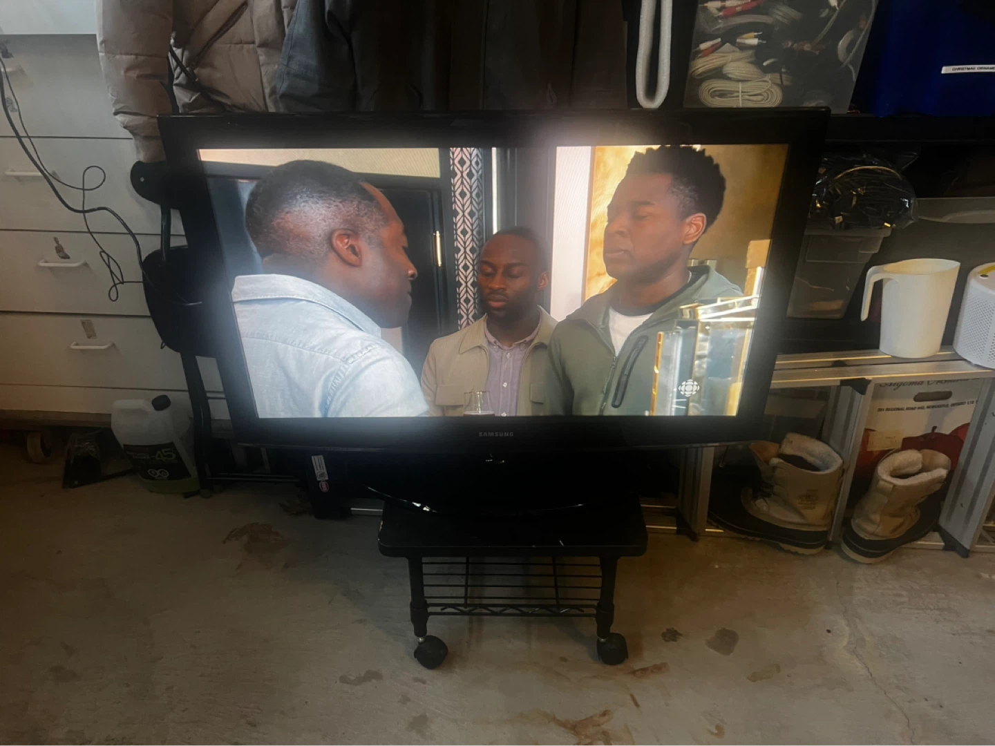 Samsung 40" HDTV with Philips DVD Player