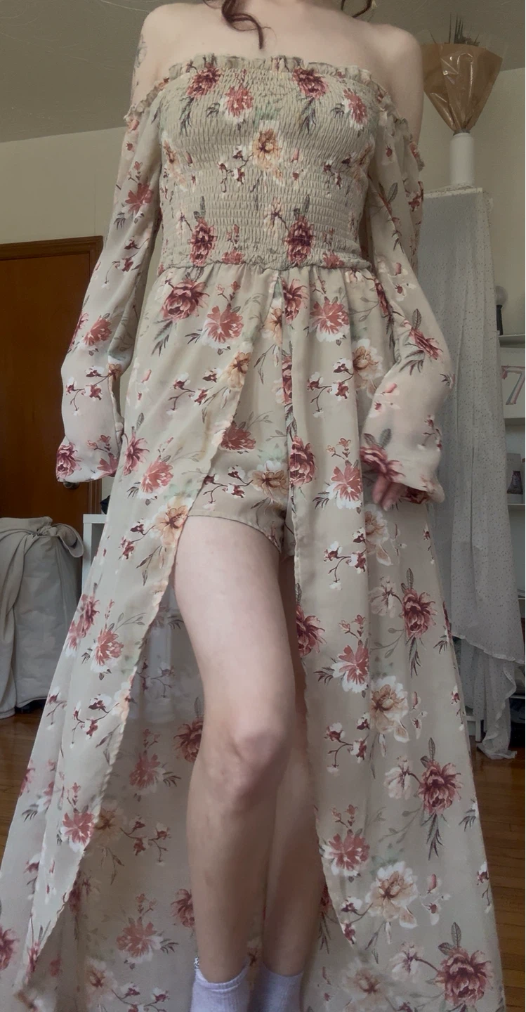 Off-the-Shoulder Floral Dress with Shorts - photo 3