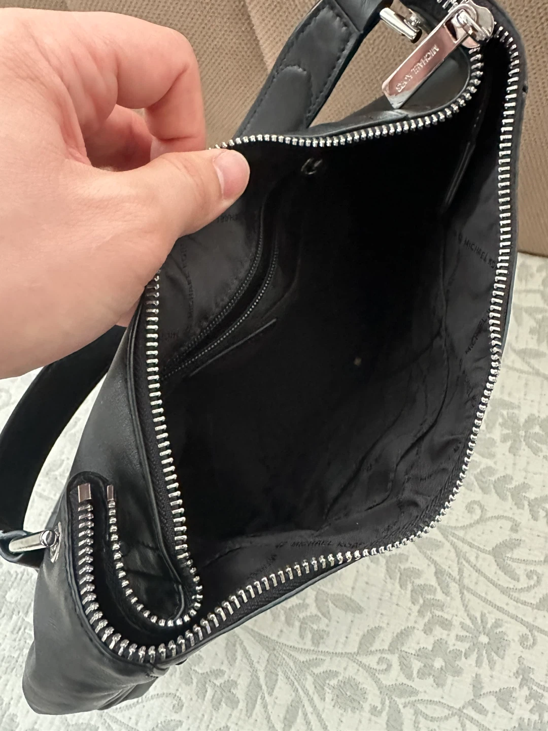 Michael Kors Black Leather Bag - photo 3