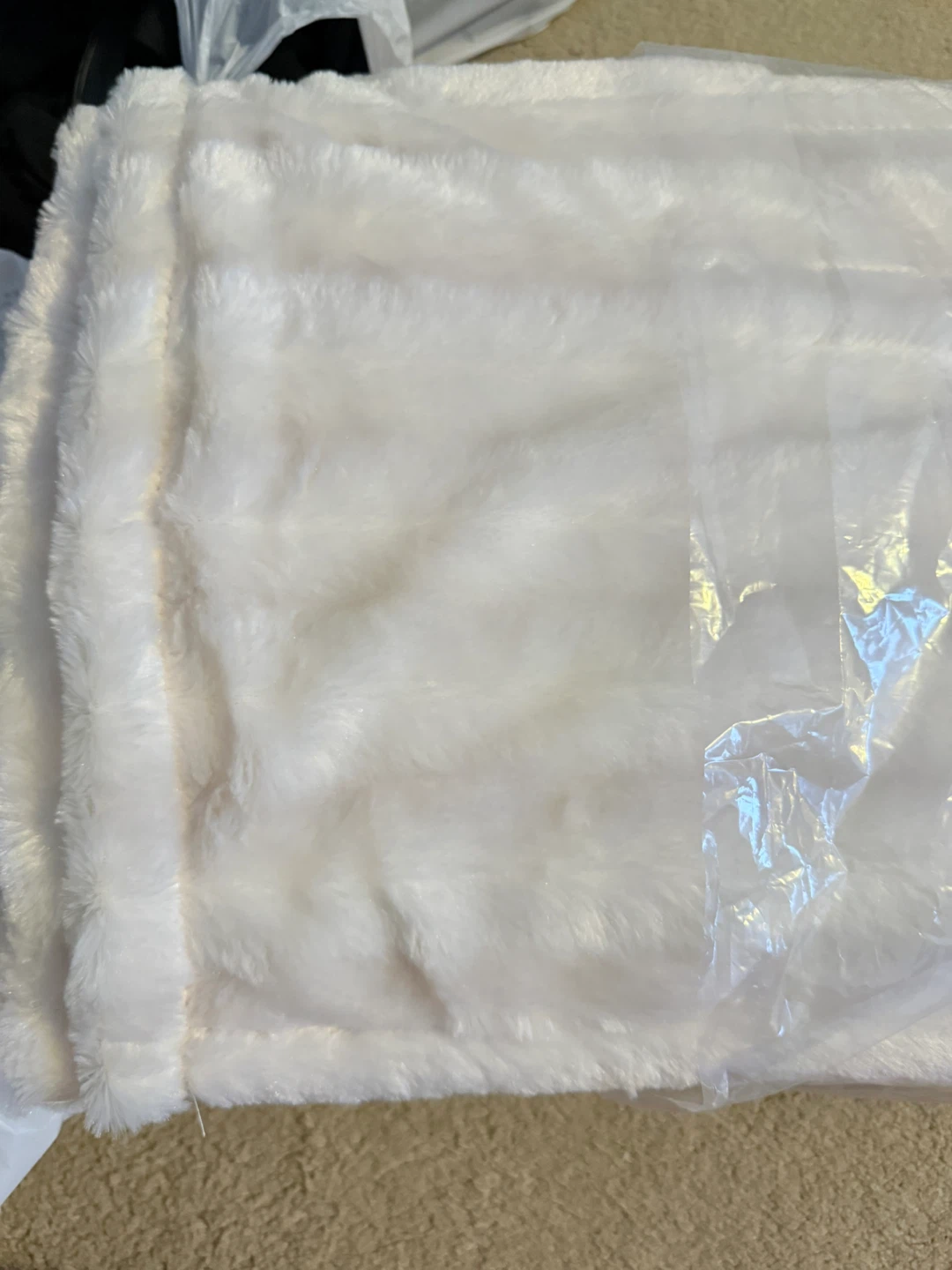 Therapedic Luxe Heated Throw Blanket 50x70 Inch Faux Fur White - photo 4