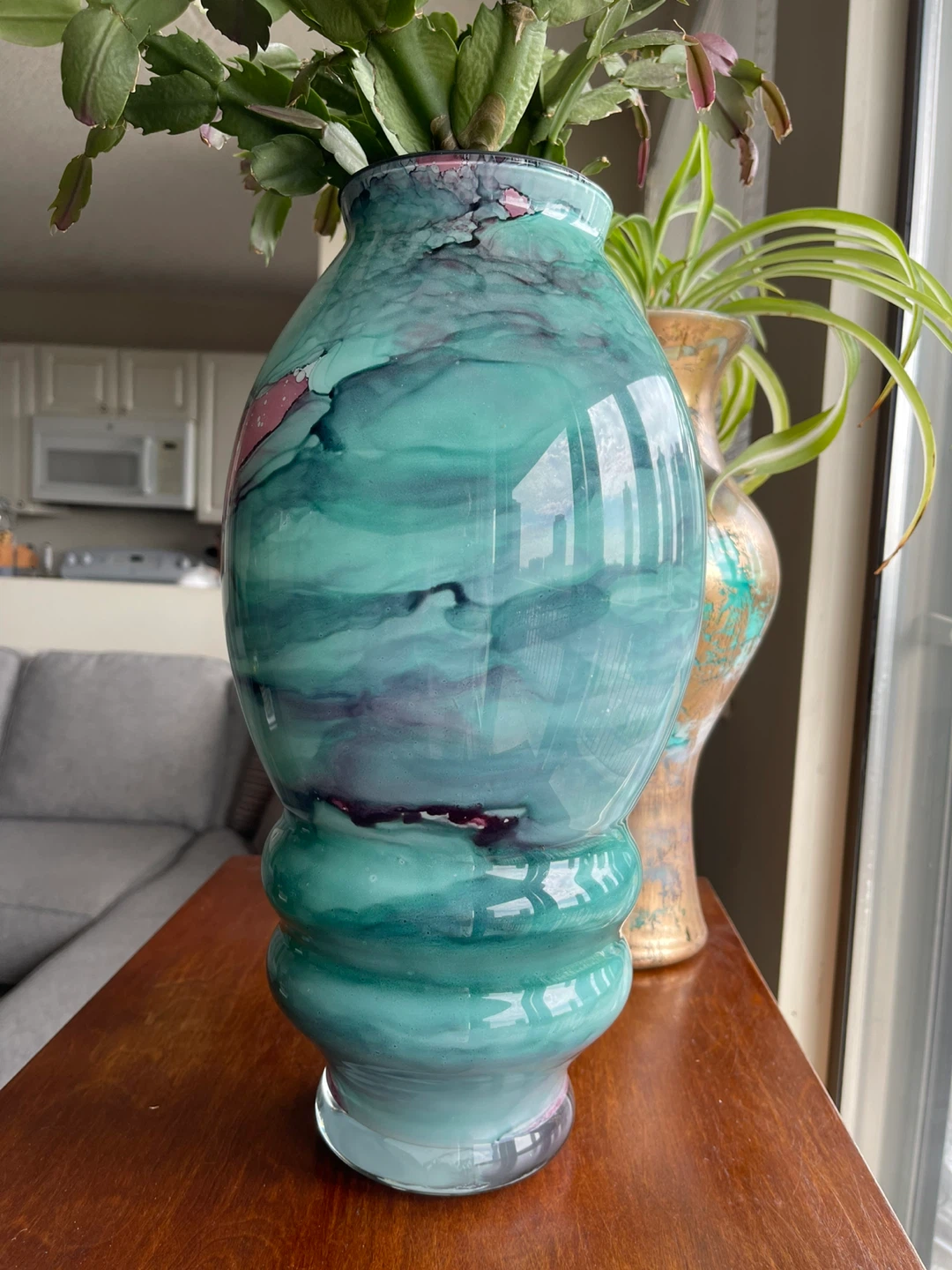 Decorative Vases with beautiful hand painted Finish. - photo 2