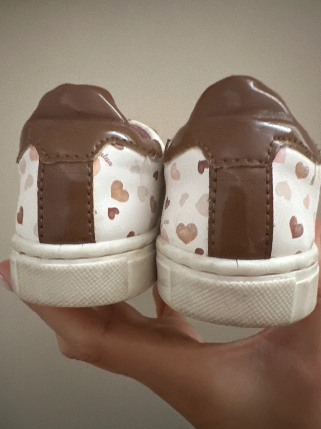 Monnalisa Shoes - White Teddy Bear & Hearts Toddler Size 8 - photo 3