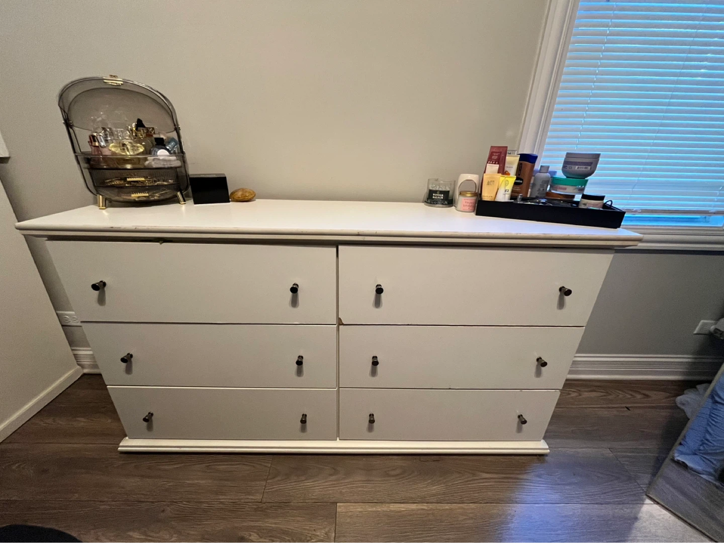 White 6-Drawer Dresser