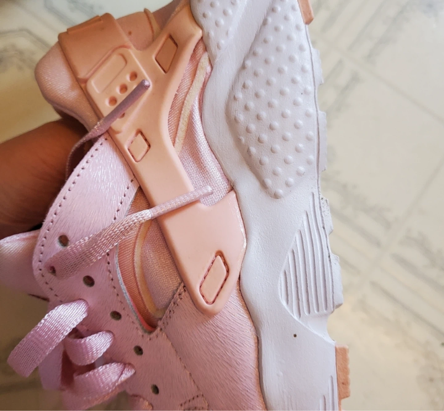 Rare Pink Nike Huarache Sneakers - photo 4
